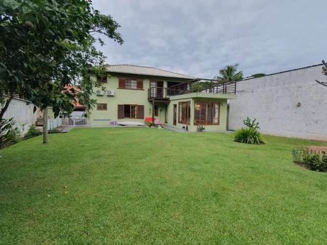 Casa para Venda em Florianópolis, Sambaqui, 4 dormitórios, 3 suítes, 4 banheiros, 2 vagas