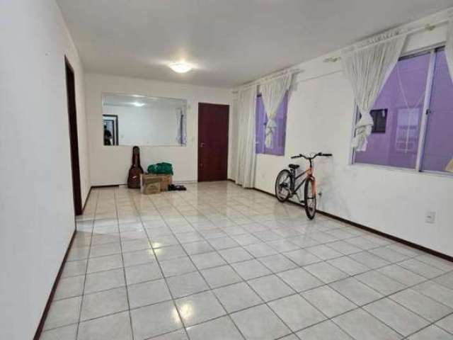 Apartamento para Venda em Florianópolis, Centro, 4 dormitórios, 1 suíte, 2 banheiros, 1 vaga
