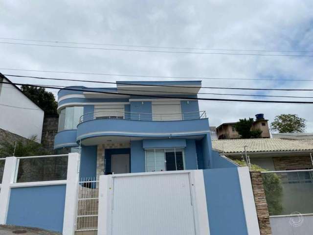 Casa para Venda em Florianópolis, Canto, 3 dormitórios, 1 suíte, 3 banheiros, 2 vagas