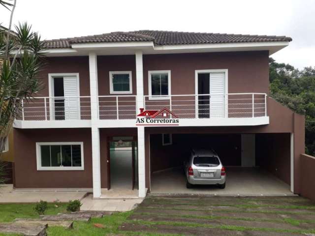 Casa em condomínio à venda em Santana do Parnaíba.