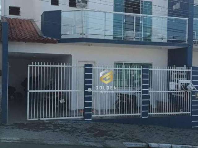 Sobrado com 04 Dormitórios em Balneário Camboriú - SC