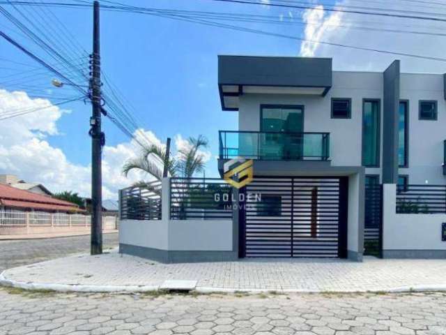 Sobrado com 3 dormitórios à venda, 117 m² por R$ 600.000,00 - Universitário - Tijucas/SC