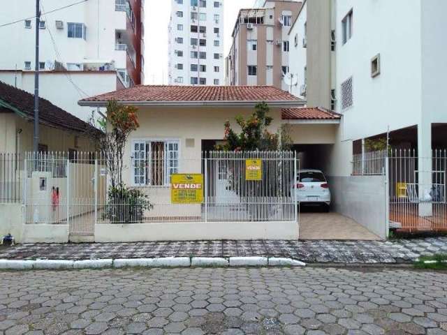 Casa com 3 quartos à venda na Rua 1041, 253, Centro, Balneário Camboriú por R$ 2.500.000