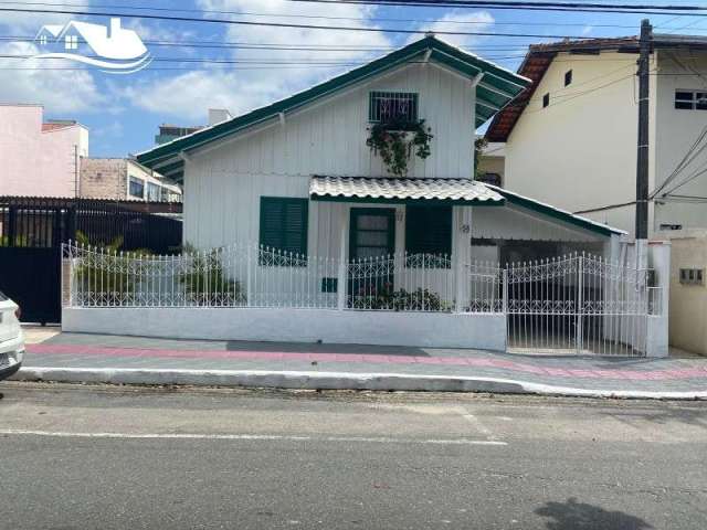 Casa em Balneário Camboriú no bairro das Nações