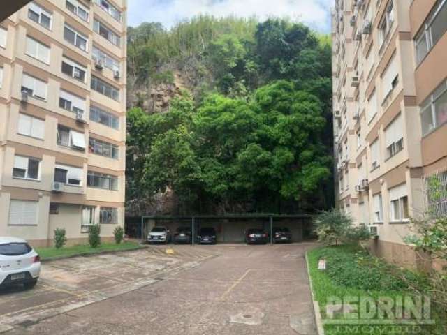 Apartamento com 2 quartos à venda na Vila Assunção, Porto Alegre  por R$ 249.000