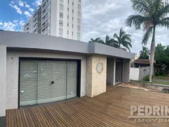 Casa comercial com 3 salas à venda no Tristeza, Porto Alegre  por R$ 1.900.000
