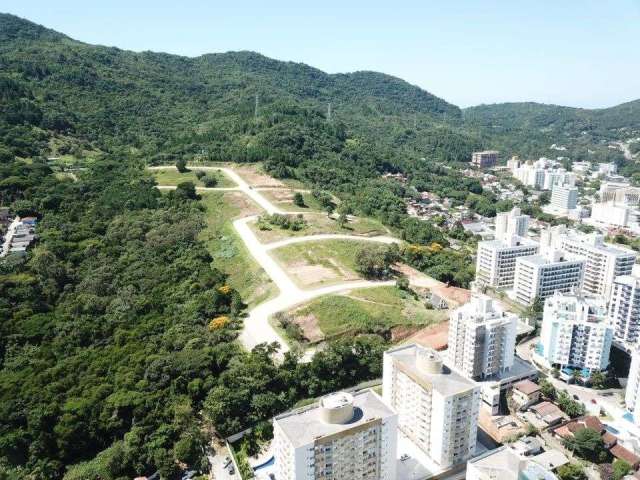 Terreno em condomínio fechado à venda na Rua Rodrigo Rampinelli Jeremias, 1, Itacorubi, Florianópolis por R$ 949.000
