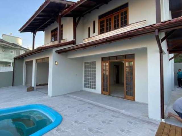 Casa com 3 quartos à venda na Rua Toscánia, 200, Pagani, Palhoça por R$ 1.200.000