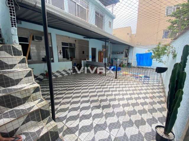 Casa com 2 quartos à venda na Rua Miguel Ângelo, Cachambi, Rio de Janeiro, 256 m2 por R$ 800.000