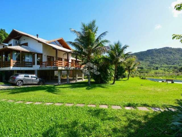 Terreno com casa à venda com 39.952m² de área total no Rio Vermelho, Florianópolis/SC