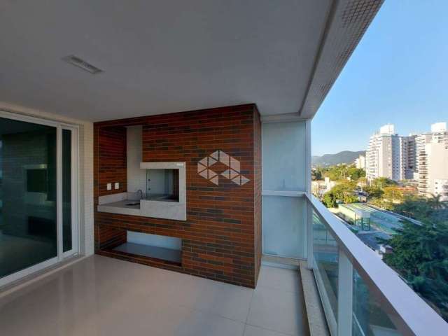 Apartamento com 3 suítes, 2 vagas de garagem na Beira-Mar em Florianópolis/SC..