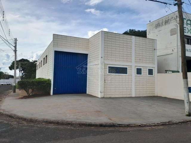 Barracão / Galpão / Depósito com 1 sala para alugar na Avenida André Onofre, 62, Vila Guaianazes, Araraquara, 219 m2 por R$ 5.000