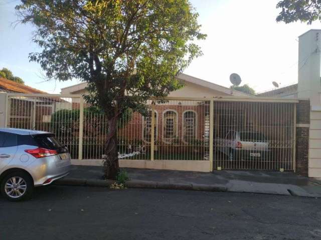 Casa com 2 quartos à venda na Rua São Bento, 3297, Vila José Bonifácio, Araraquara, 177 m2 por R$ 450.000