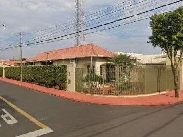 Casa com 3 quartos à venda na Rua Bahia, 1340, Vila Xavier (Vila Xavier), Araraquara, 238 m2 por R$ 800.000