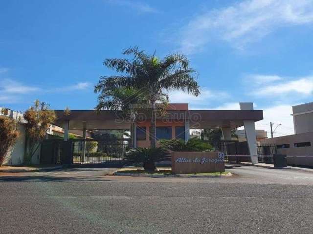 Terreno em condomínio fechado à venda na Avenida Itapira, Altos do Jaraguá, Araraquara por R$ 240.000