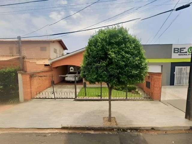 Casa com 3 quartos à venda na Rua dos Jasmins, 99, Jardim Primavera, Araraquara, 260 m2 por R$ 640.000