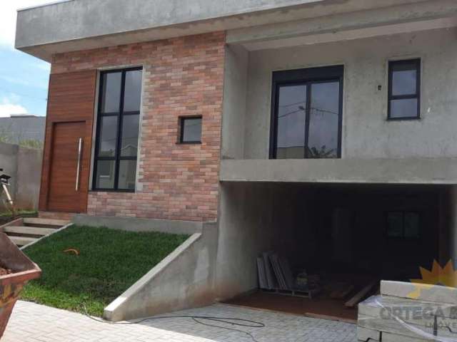 Casa de alto padrão com 02 pavimentos a venda localizada condominio residencial moscês - colombo