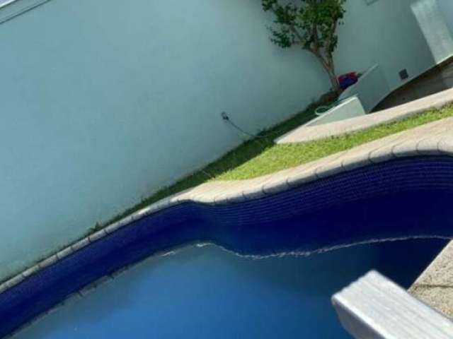 Casa com piscina no melhor do jardim prudência!