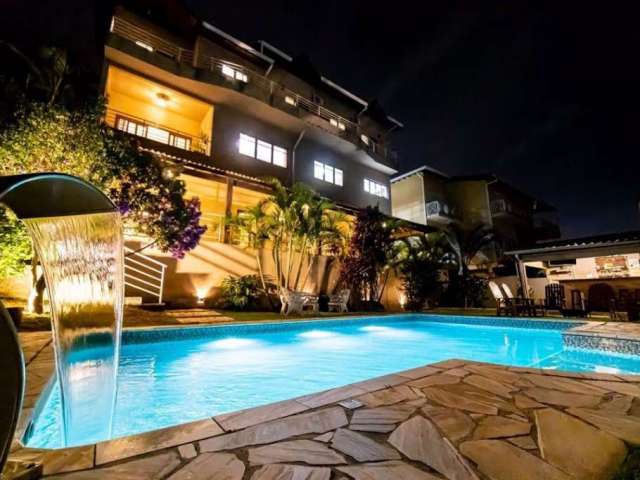 Casa com 4 quartos à venda, 456 m² por R$ 2150.000 - Parque das Artes - Embu das Artes/SP