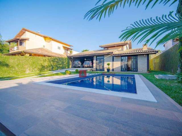 Casa com 3 quartos à venda, 233 m² por R$ 1.800.000 - Granja Viana - Carapicuíba/SP