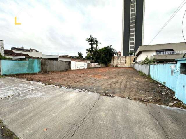 Terreno comercial e residencial à venda no Centro, por R$ 2.400.000,00