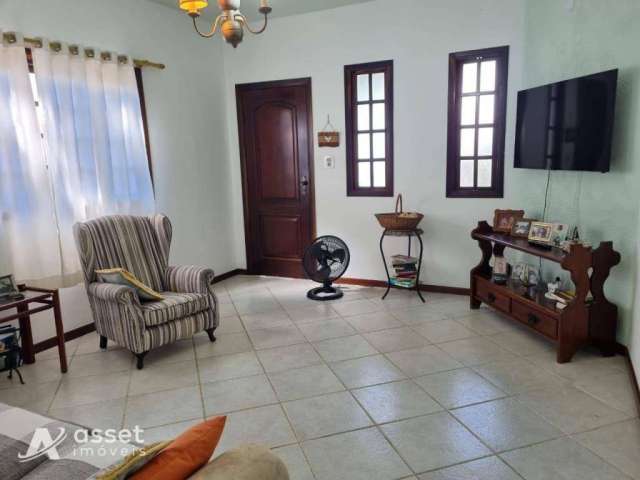 Asset Imóveis aluga casa duplex com 5 quartos (1suíte), 500m². R$ 8.000(residencial) - Itaipu
