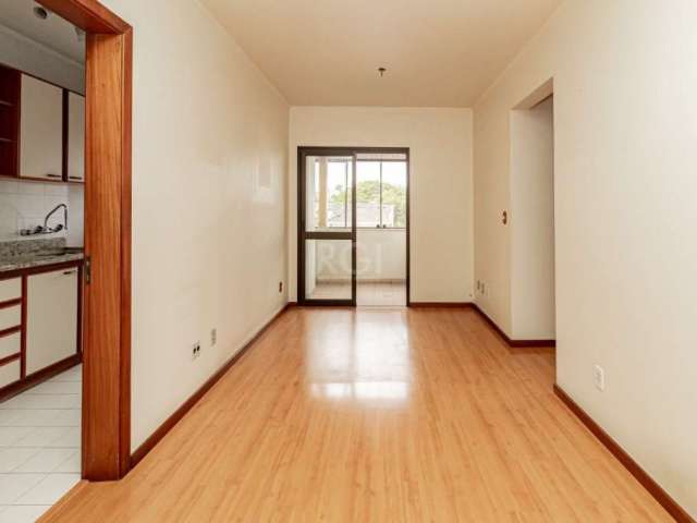 Apartamento no bairro Vila Ipiranga, com 85,61 m², no 4º andar. Imóvel com 02 dormitórios, sala de estar/jantar, sacada com churrasqueira, cozinha com armários, banheiro social, área de serviço, junke