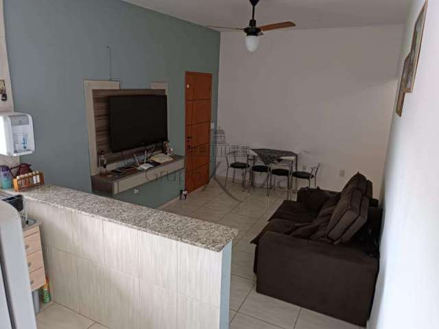 Casa - Jardim Bandeirantes - 2 Dormitórios - 125m².