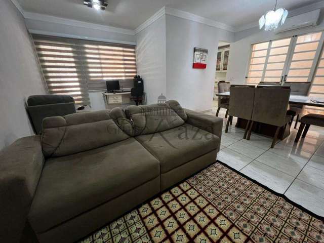 Casa Condomínio - Residencial Campos de São José I - 80m² - 2 Dormitórios.