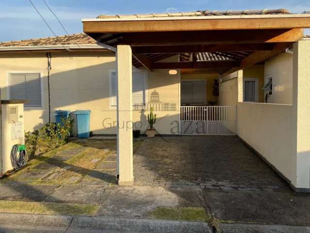 Casa em Condomínio - Jardim Marcondes - Condomínio Morada Casabella - 3 Dormitórios - 180m².