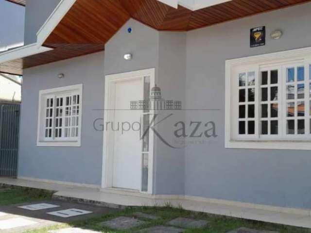 Casa Comercial- Residencial - Vila Ema - 4 Dormitórios - 200m².