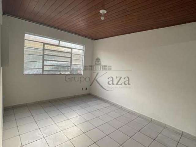 Casa Comercial - Residencial - Vila Betânia - 3 Dormitórios - 122m².