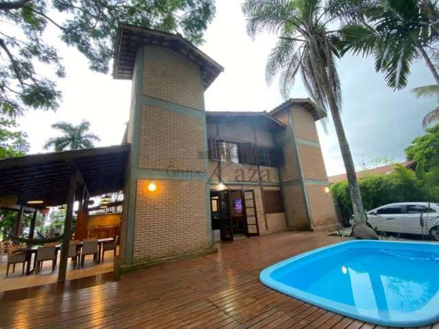 Casa em Condomínio - Ubatuba - Lagoinha - Condomínio Residencial Salga - 3 Dormitórios - 360m².