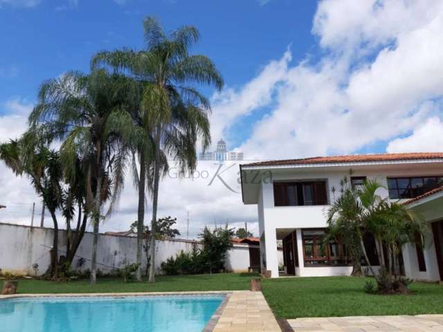 Casa Sobrado - Guaratinguetá - Belveder Clube dos 500 - 4 Dormitórios - 1.600m².