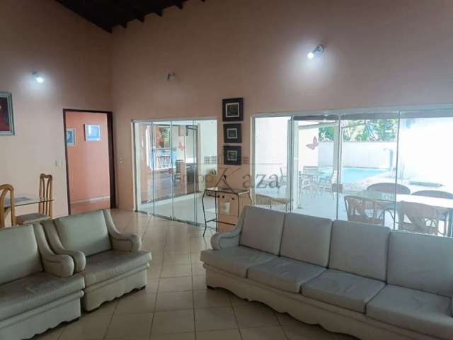 Casa em  Condomínio - Caraguatatuba - Condomínio Mar Verde - 4 Dormitórios - 420m².