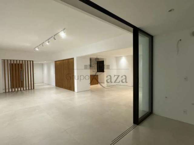 Apartamento - Santos - Boqueirão - 4 Dormitórios - 250m².