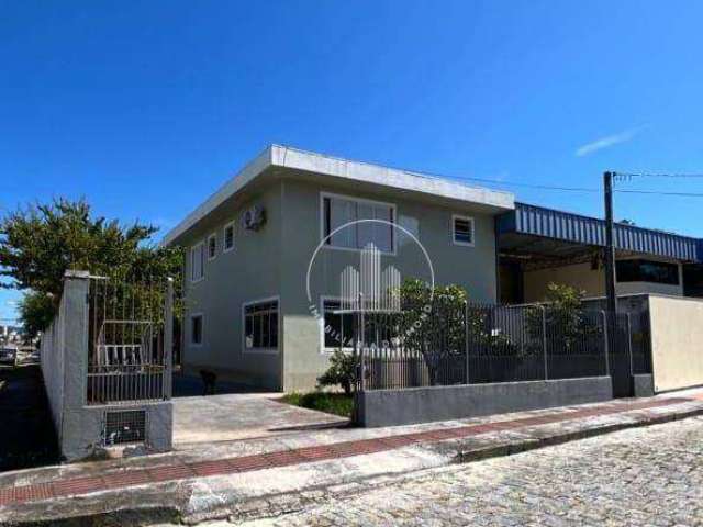 Casa à venda, 244 m² por R$ 980.000,00 - Fazenda Santo Antônio - São José/SC