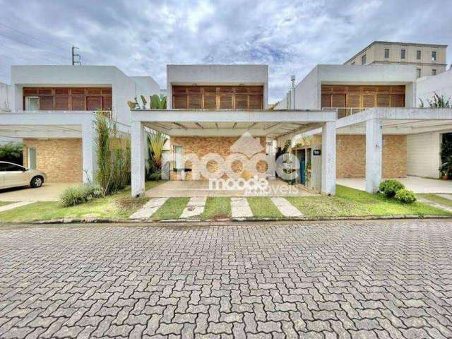 Casa a venda com 3 quartos à venda e condomínio, 173 m² por R$ 940.000 - Granja Viana II - Cotia/SP