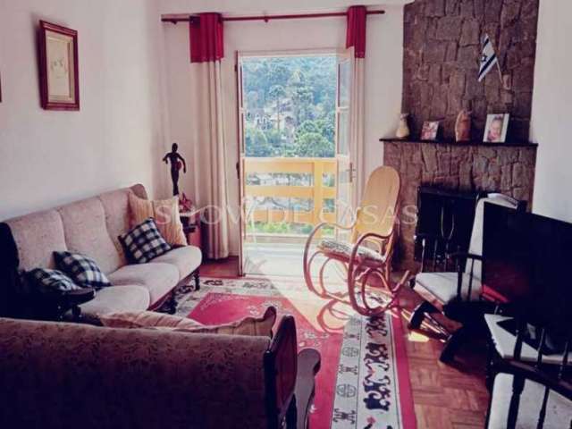 Apartamento com 4 quartos à venda na Rua Baltazar de Godoy Moreira, Vila Iara, Campos do Jordão, 136 m2 por R$ 650.000