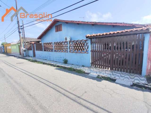 Casa à venda no bairro Vila Oceanópolis - Mongaguá/SP