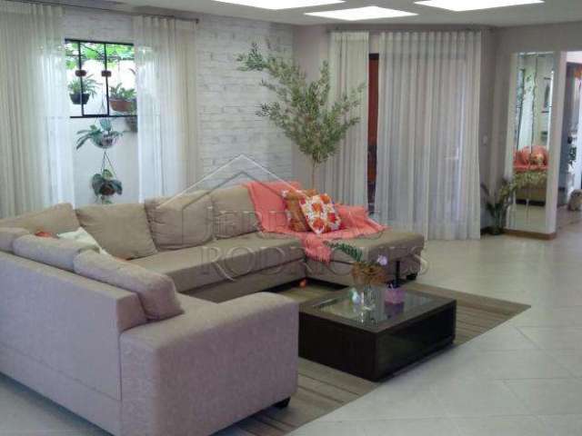 Casa com 3 quartos, 234 m², à venda por R$ 1.330.000- Campos do Conde III - Tremembé/SP