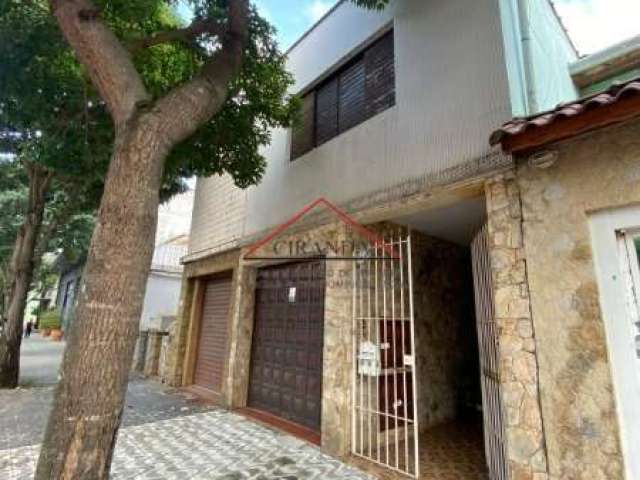 Casa com 4 quartos à venda na Rua Teodureto Souto, 602, Cambuci, São Paulo por R$ 900.000