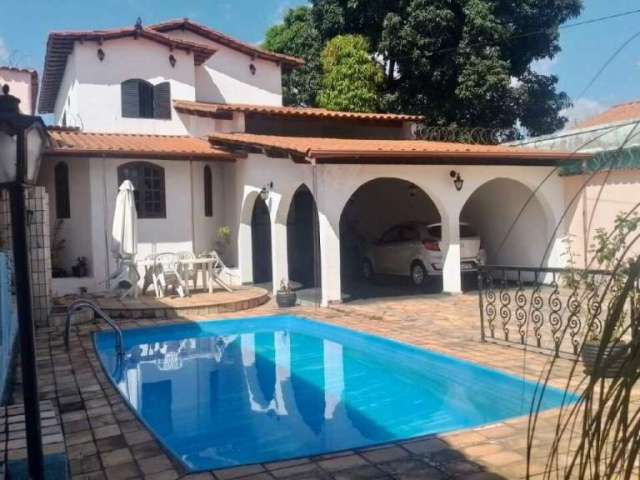 Casa à venda, 4 quartos, 1 suíte, 6 vagas, Esplanada - Belo Horizonte/MG