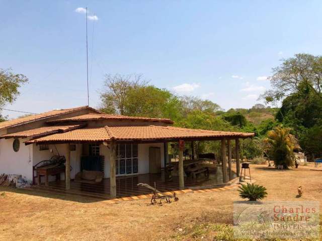 Chácara para Venda em Bela Vista de Goiás, Zona Rural, 3 dormitórios, 1 suíte, 1 banheiro, 2 vagas