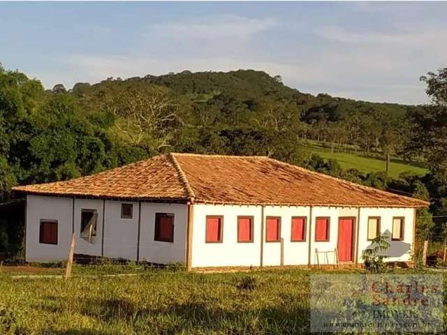 Chácara para Venda em Pirenópolis, Zona  Rural, 5 dormitórios, 1 suíte, 2 banheiros, 1 vaga