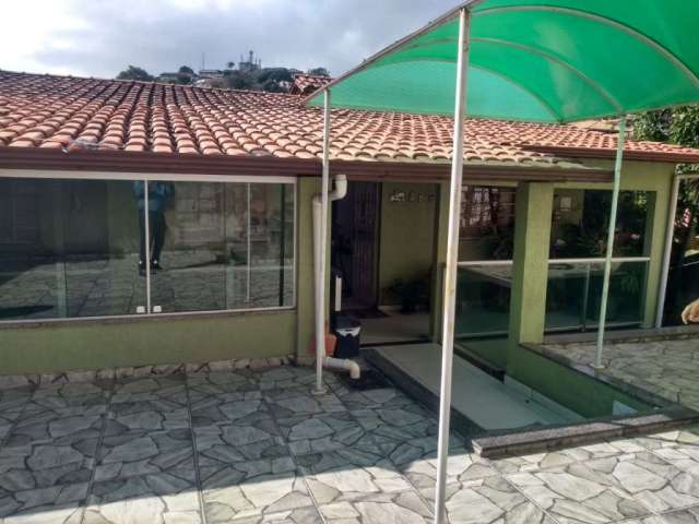 Casa com 4 quartos à venda na Rua Governador Valadares, 63, Kátia (Justinópolis), Ribeirão das Neves por R$ 450.000