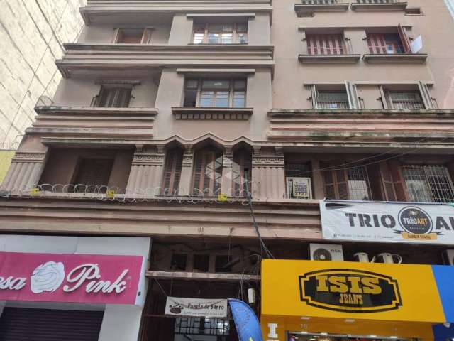 Apartamento 2 dormitórios com terraço no Centro de Porto Alegre.