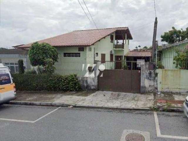 Casa com 4 quartos à venda na Rua Celso Bayma, 761, Barreiros, São José por R$ 970.000