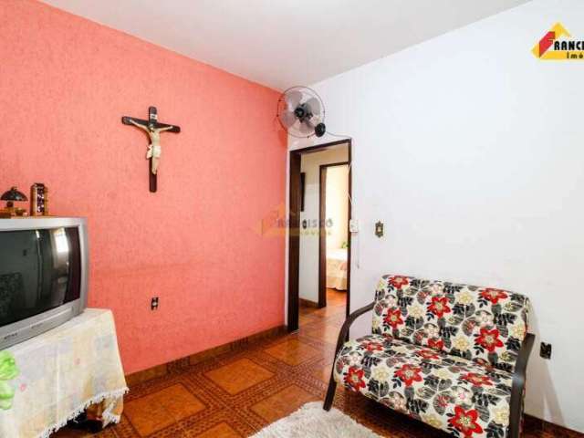 Casa à venda, 3 quartos, 3 vagas, Manoel Valinhas - Divinópolis/MG