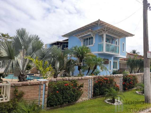 Linda casa duplex, conforto e segurança para sua família ao lado da praia.